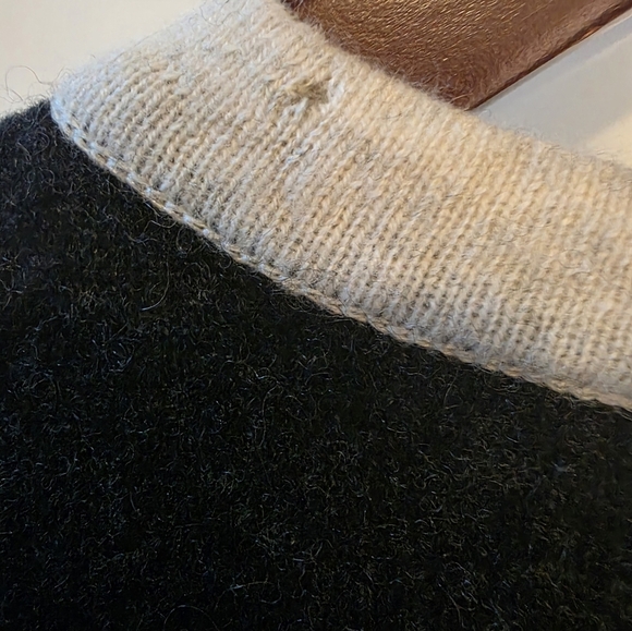 Vince Cashmere Knit Two Toned Gray Blue Sweater Medium - Picture 5 of 7